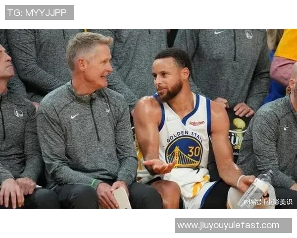 波杰谈与库里搭档的思考过程强硬防守下的默契配合之道 波杰谈与库里搭档的思考过程强硬防守下的默契配合之道