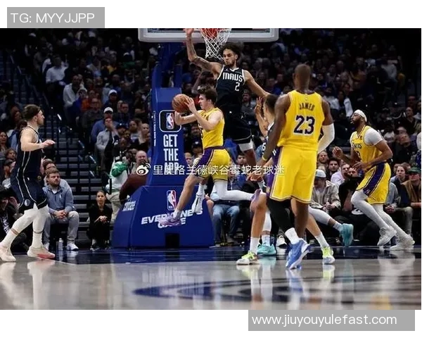 文班:湖人是联盟换防最多球队常见收缩协防策略分析 文班:湖人是联盟换防最多球队常见收缩协防策略分析