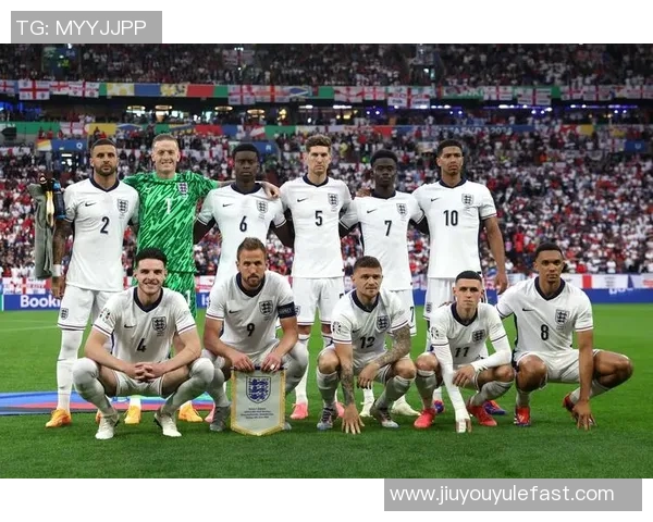 英格兰提前晋级名单公布贝林福登回归拉师傅入选阿诺德遗憾缺席