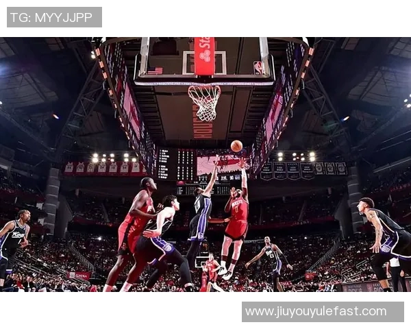 霍勒迪全场表现出色14投6中贡献13分7板7助正负值高达14